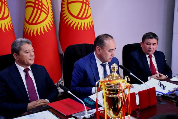 Окумуштуулар кеңешинин кезектеги отуруму болуп өттү
