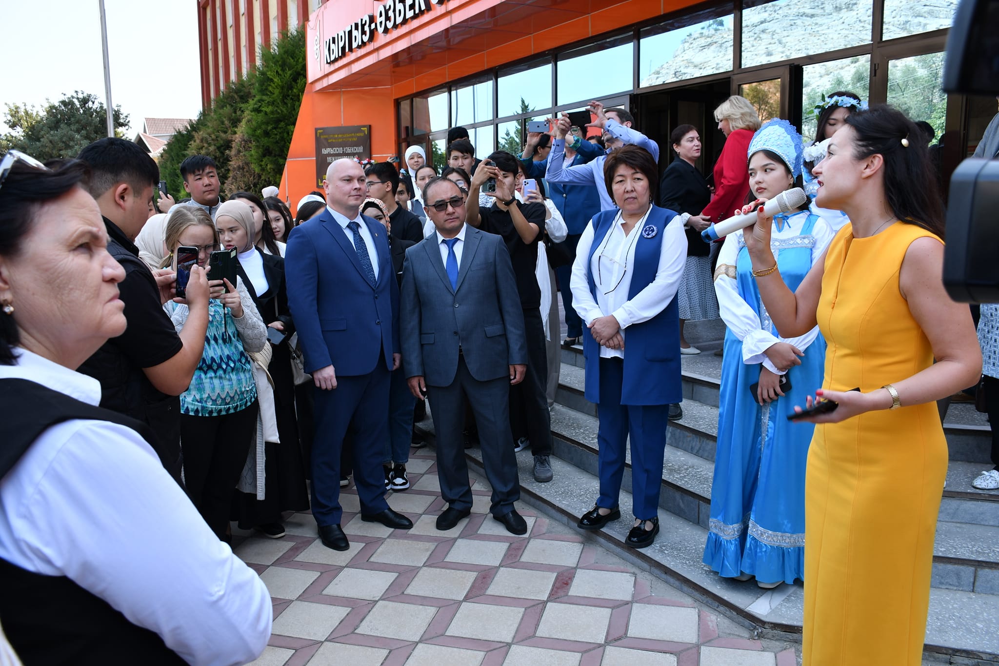 ЭЛ АРАЛЫК АДАБИЙ КӨРГӨЗМӨ ӨТТҮ
