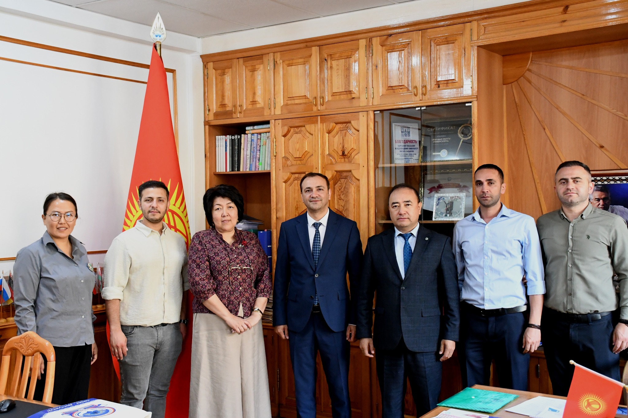 «TÖMER түрк тилин үйрөтүү» борборунун өкүлдөрүн кабыл алды